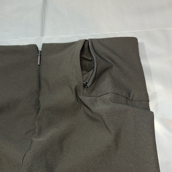 Athleta GRAY PANTS, Center Leg slit Stretchy Spandex Zip Pocket Size 2 Career S - Picture 8 of 15
